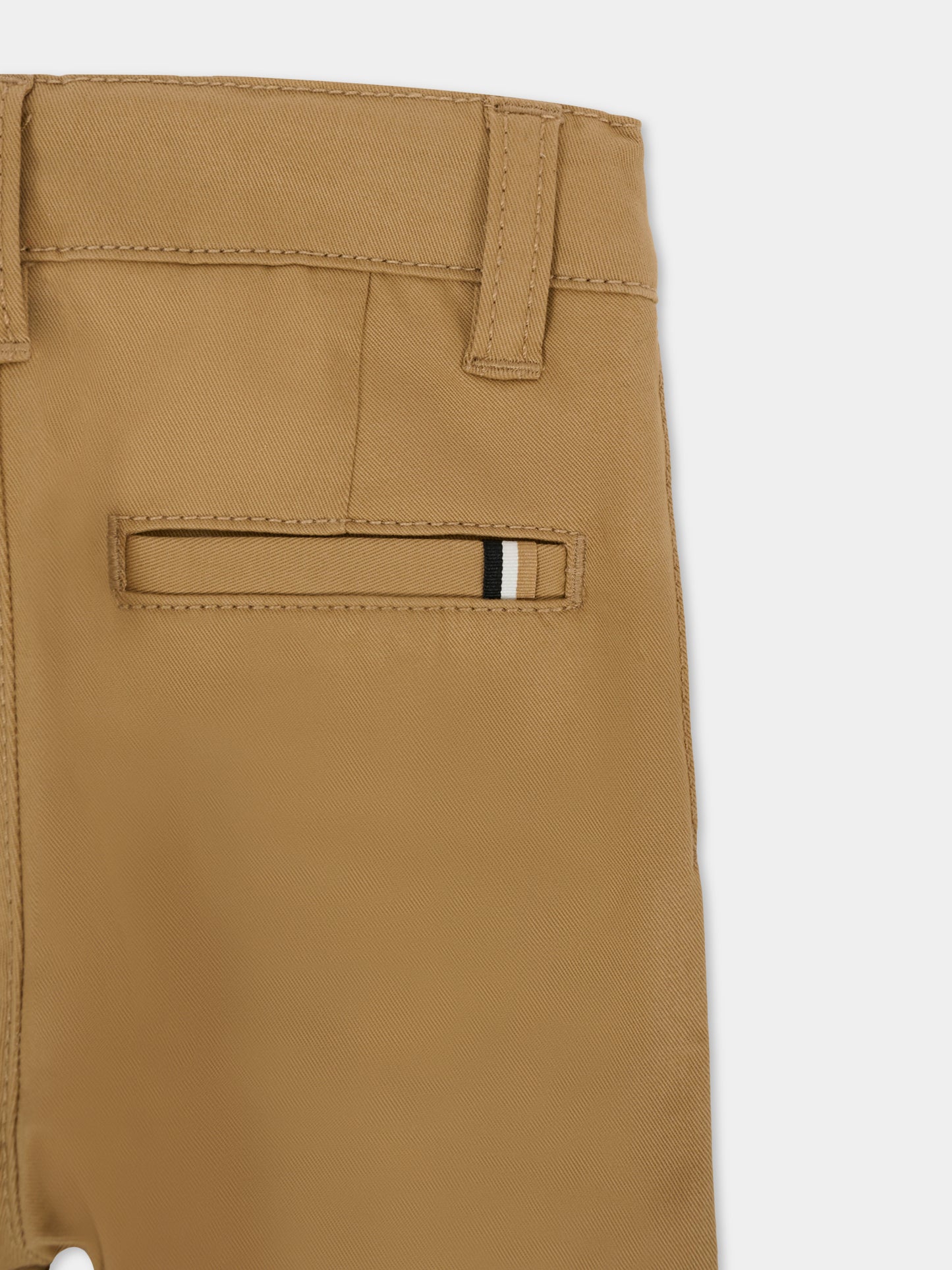 Pantaloni beige per neonato con patch logato,Boss,J52705 269