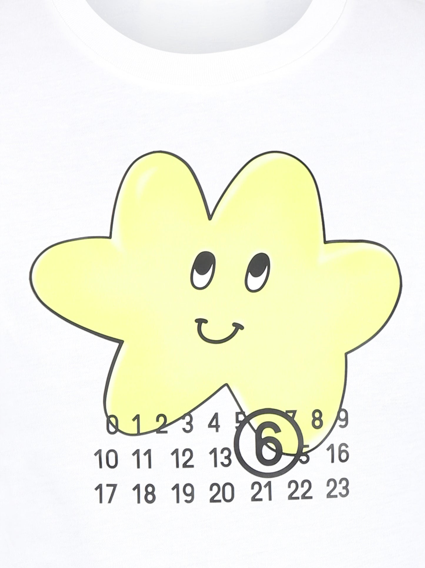 T-shirt bianca per bambini con stella e stampa numeri