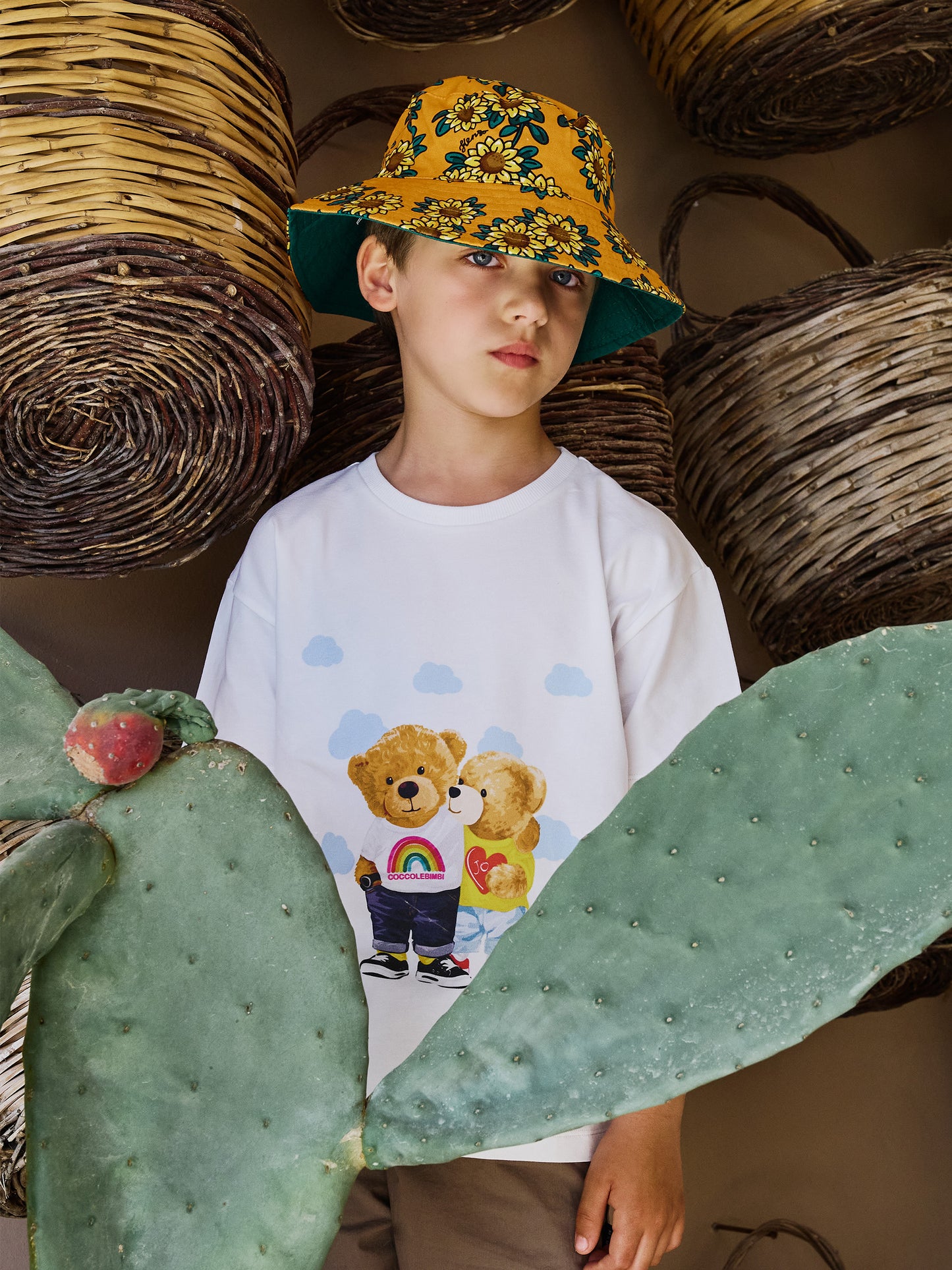 T-shirt bianca per bambini con nuvole e orsi