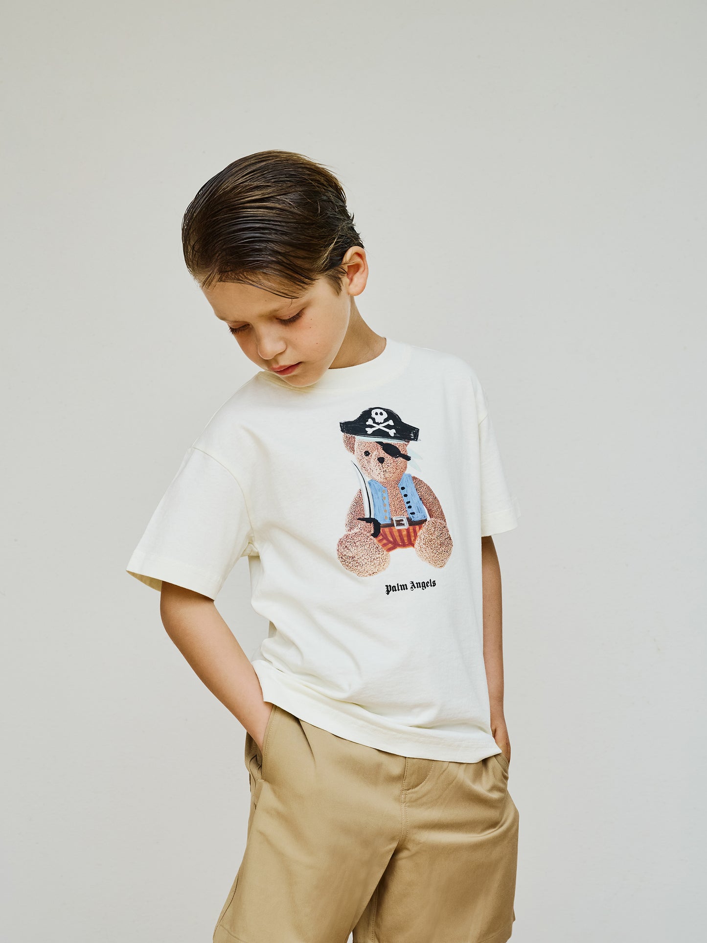 Shorts beige per bambino con logo ricamato