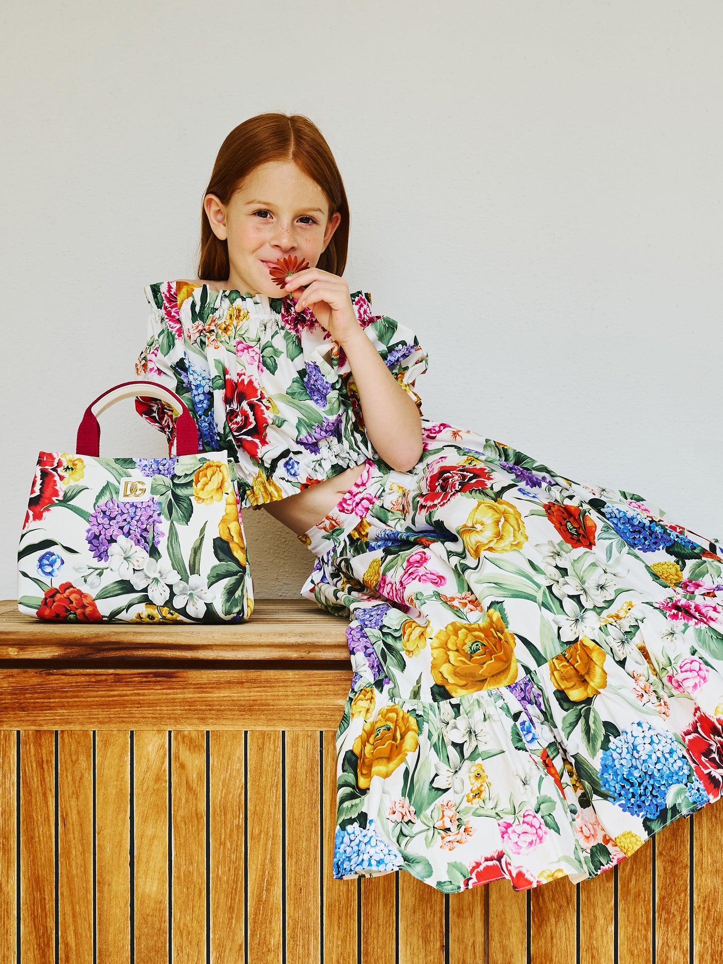 Top multicolor per bambina con stampa floreale