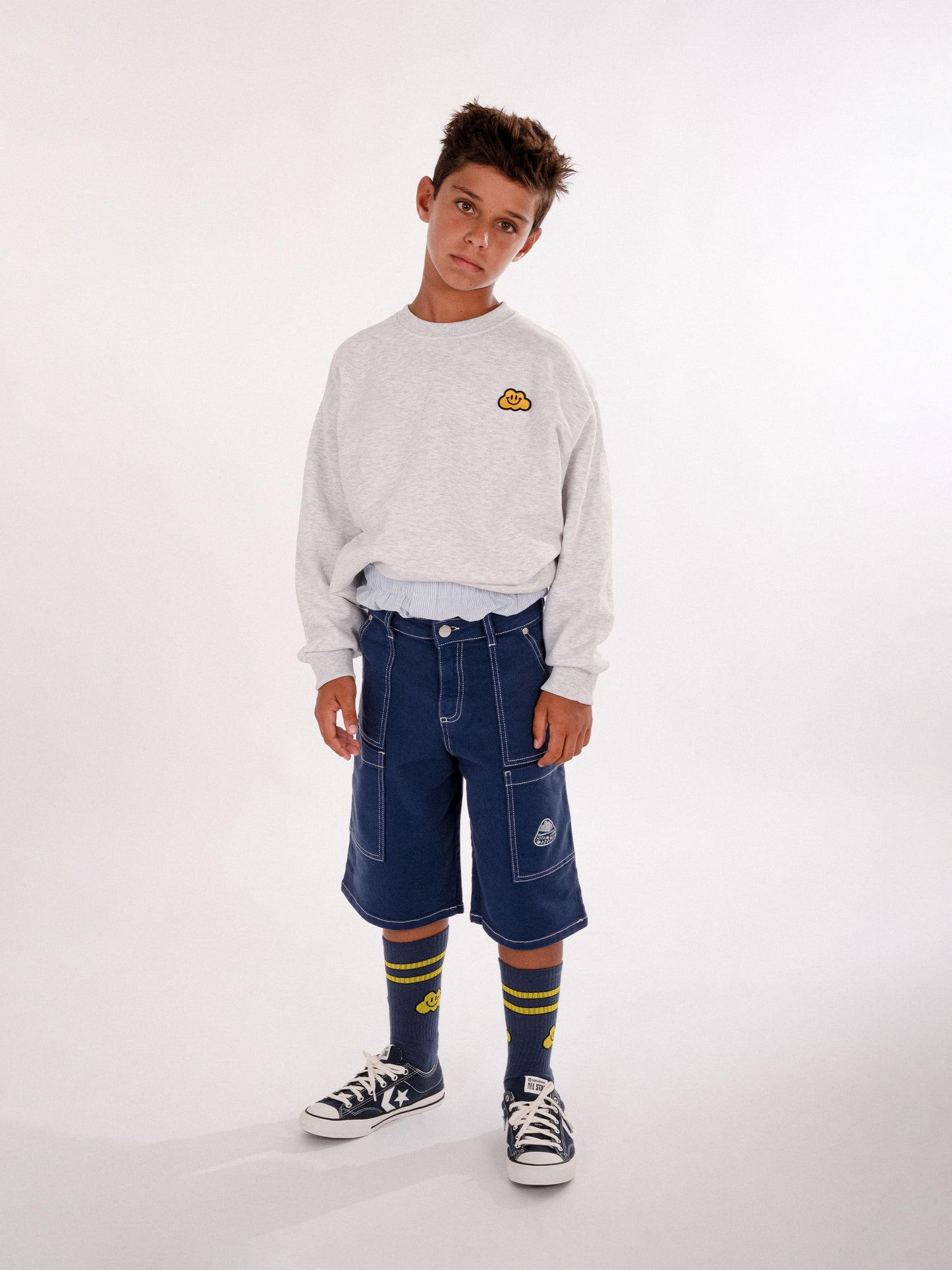 Felpa grigia per bambini con nuvola gialla