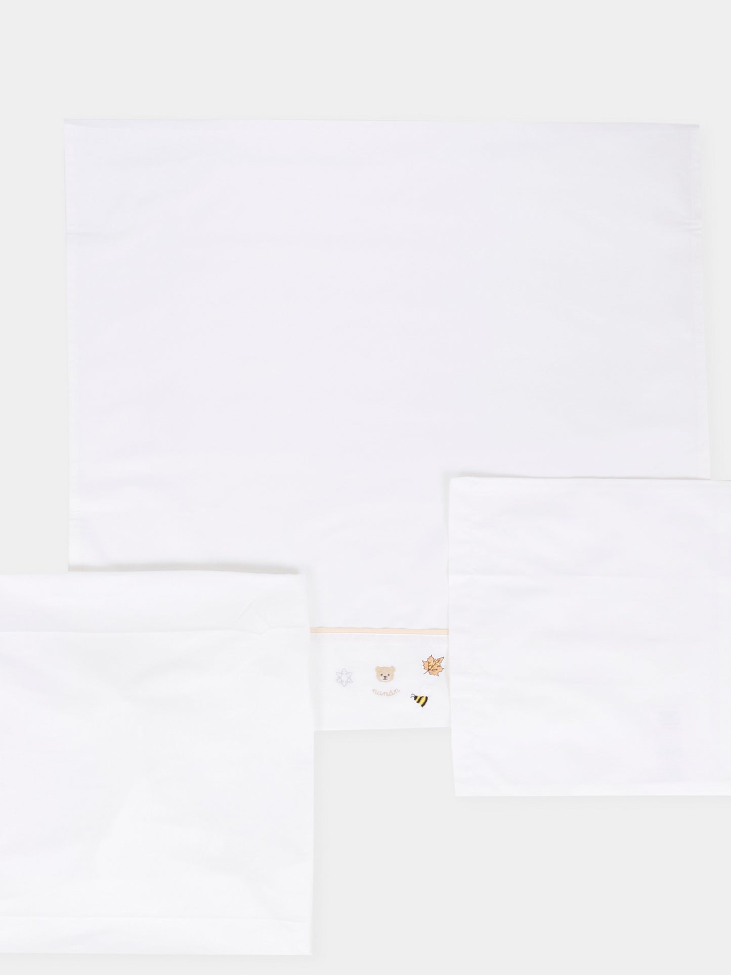 Set lenzuola bianco per neonati con ape e logo,Nanán,I25007BE