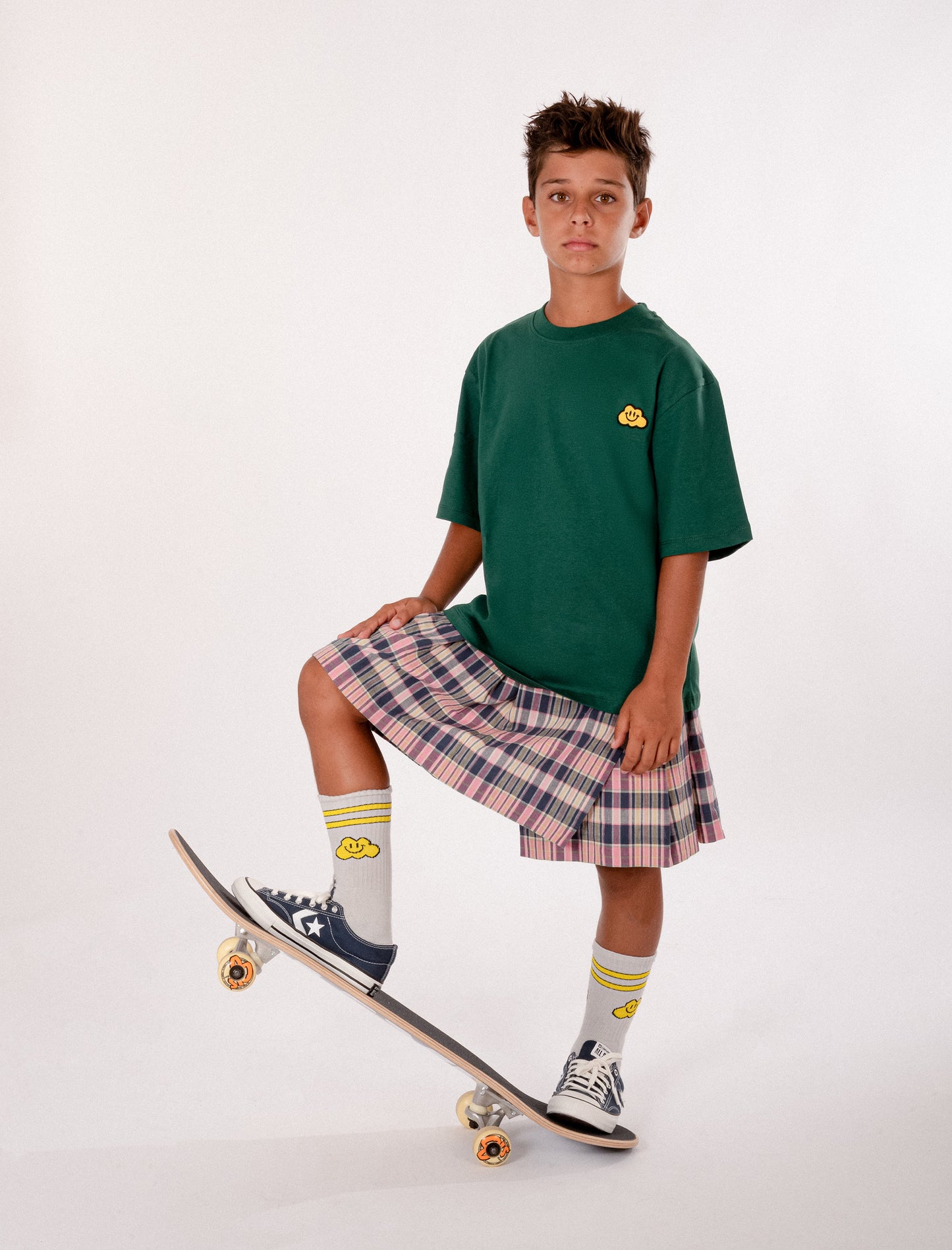 T-shirt verde per bambini con nuvola gialla